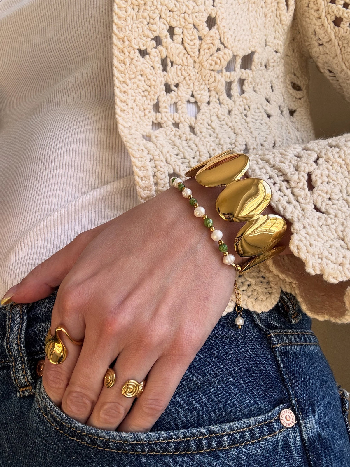 Bracelet manchette Aura en acier inoxydable doré