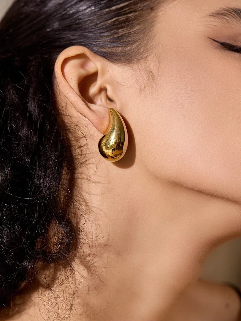 Boucles d’oreilles Goutte sculpturale en acier inoxydable doré