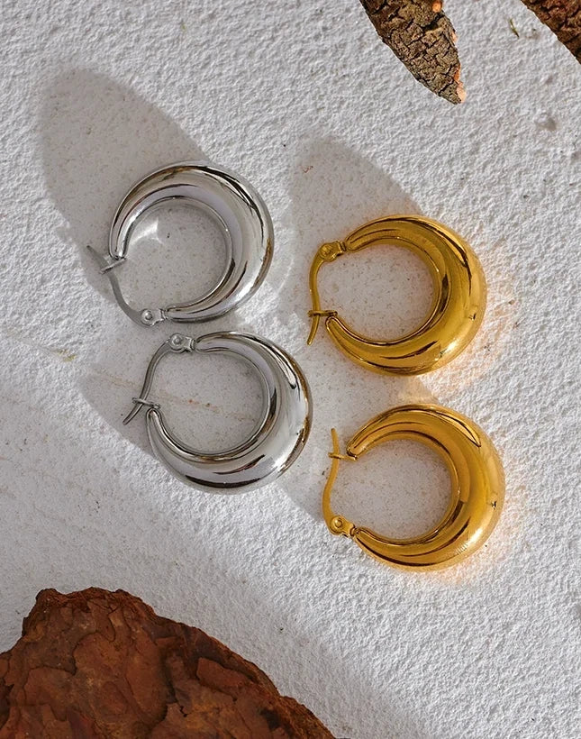 Boucles d’oreilles créoles Magda dorées en acier inoxydable