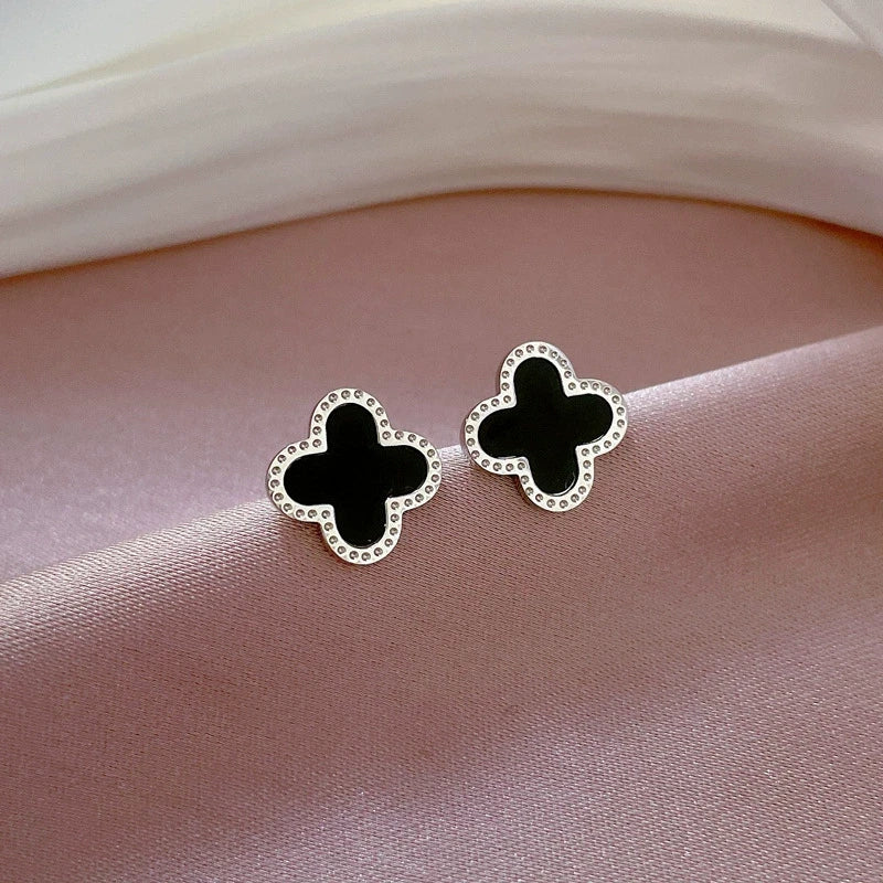 Boucles d’oreilles puces trèfle en acier inoxydable