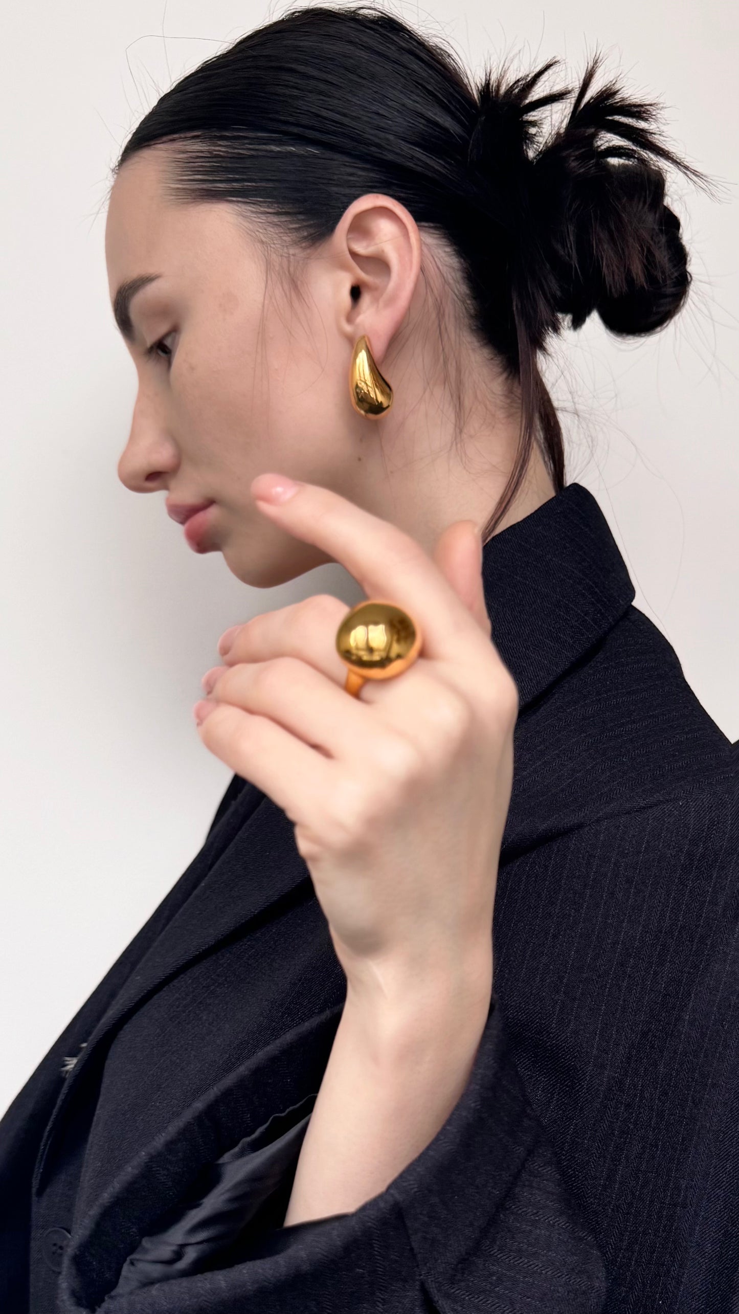 Boucles d’oreilles Goutte sculpturale en acier inoxydable doré